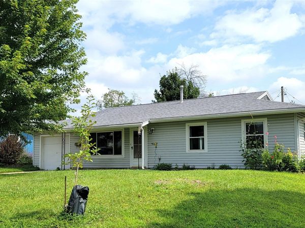 4840 Kesler Road NW, Cedar Rapids, IA 52405