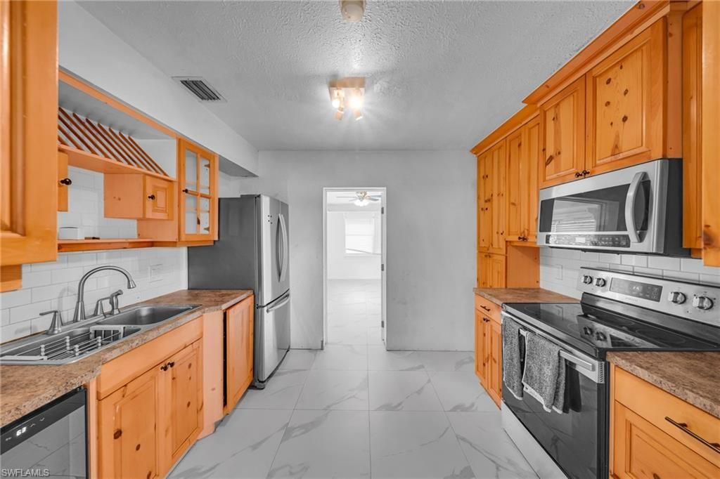 302 E Penn Rd, Lehigh Acres, FL 33936 Photo