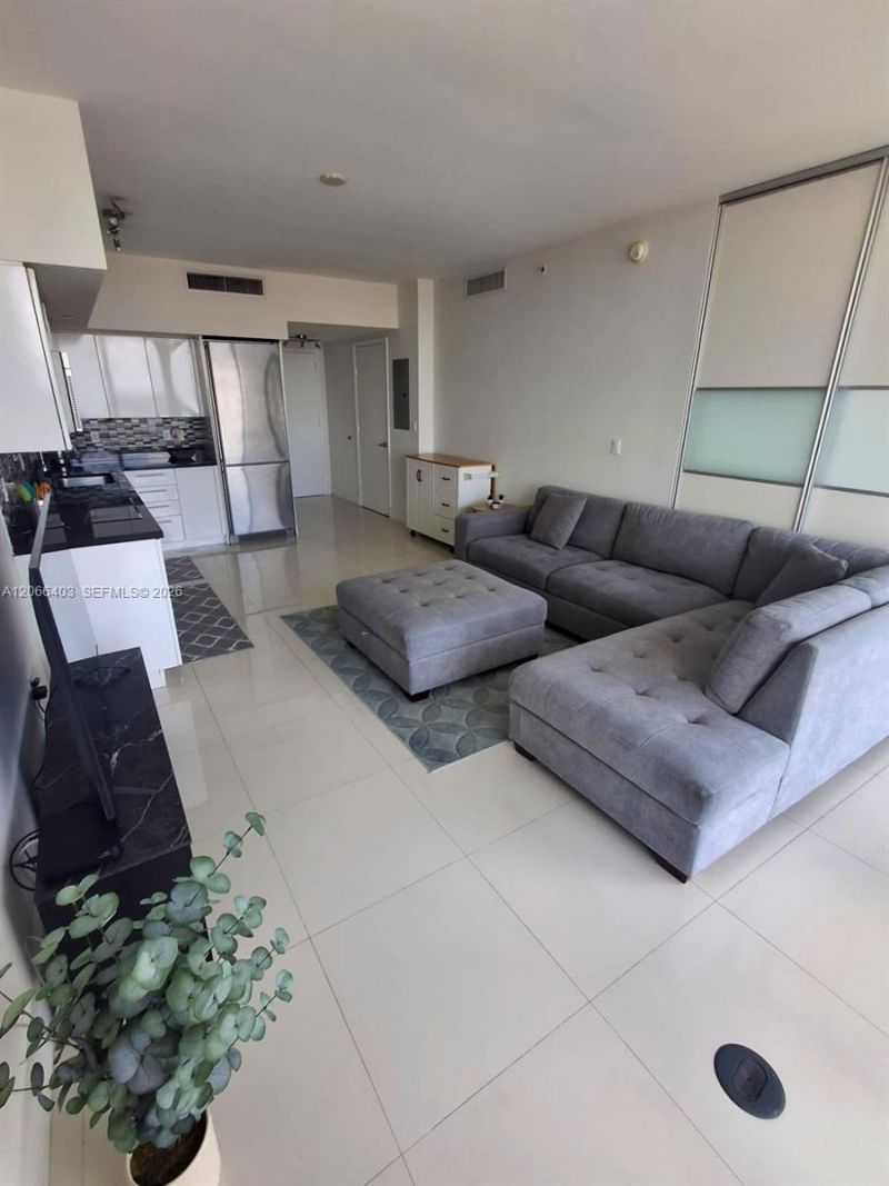 92 SW 3rd St, Unit 3808, Miami, FL 33130 Photo