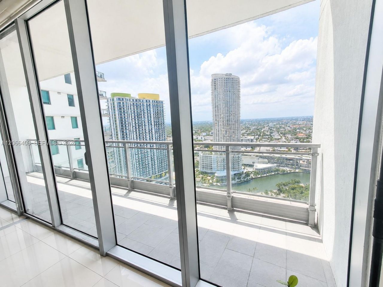 92 SW 3rd St, Unit 3808, Miami, FL 33130 Photo