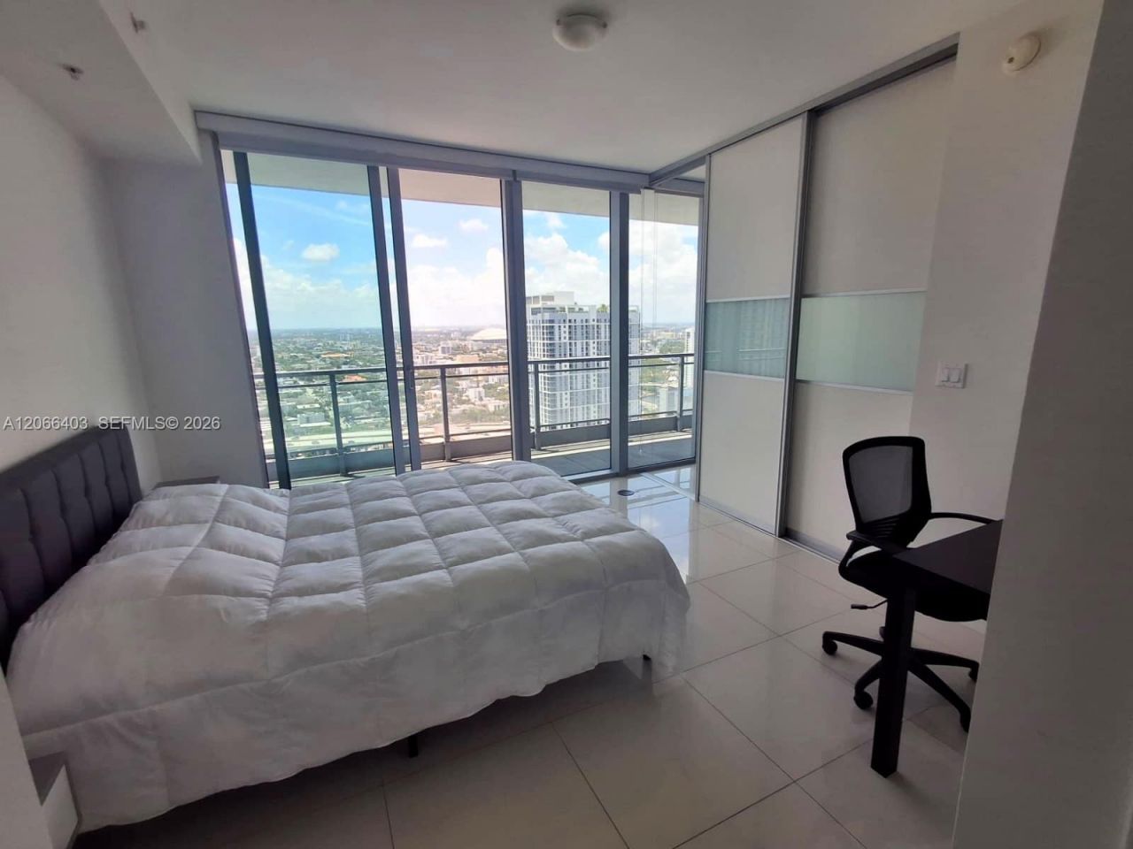 92 SW 3rd St, Unit 3808, Miami, FL 33130 Photo