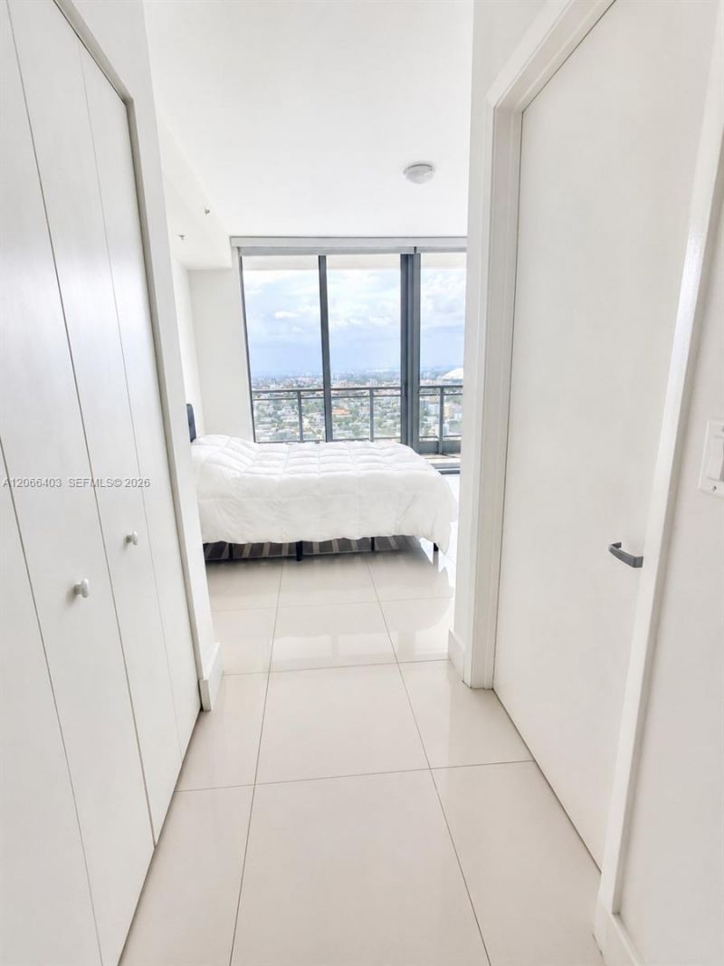 92 SW 3rd St, Unit 3808, Miami, FL 33130 Photo