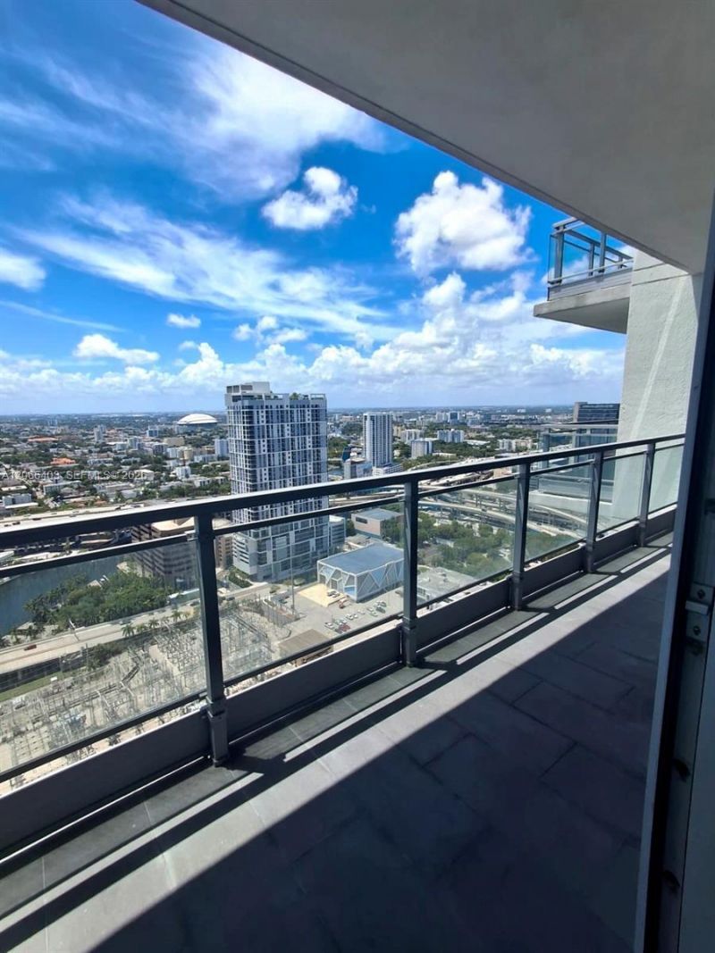 92 SW 3rd St, Unit 3808, Miami, FL 33130 Photo