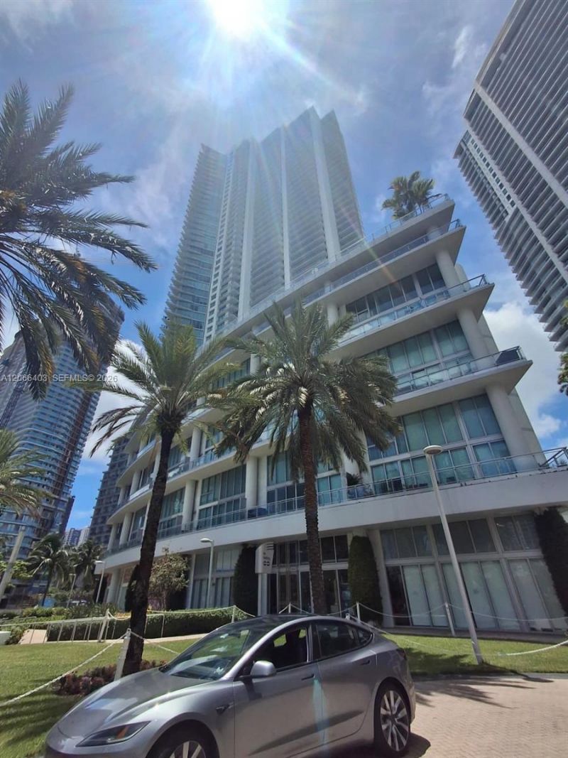 92 SW 3rd St, Unit 3808, Miami, FL 33130 Photo