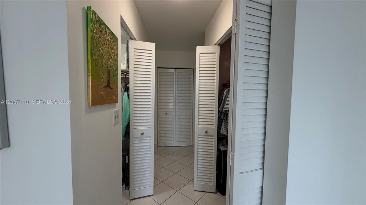 1825 S Ocean Dr, Unit 509, Hallandale Beach, FL 33009 Photo