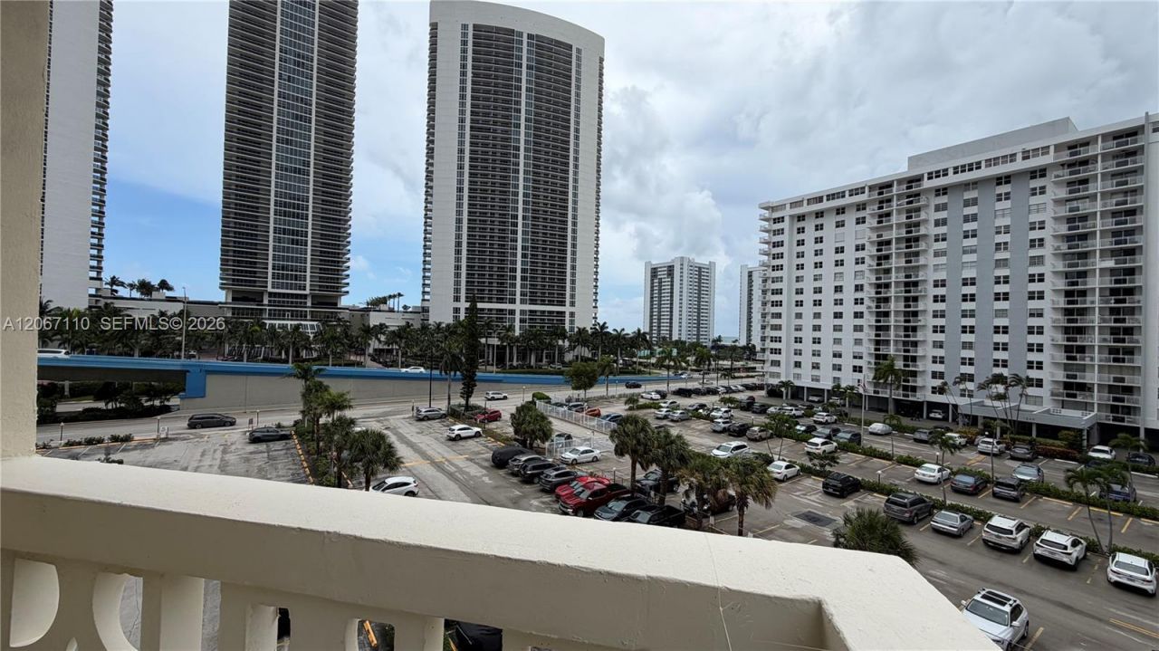 1825 S Ocean Dr, Unit 509, Hallandale Beach, FL 33009 Photo
