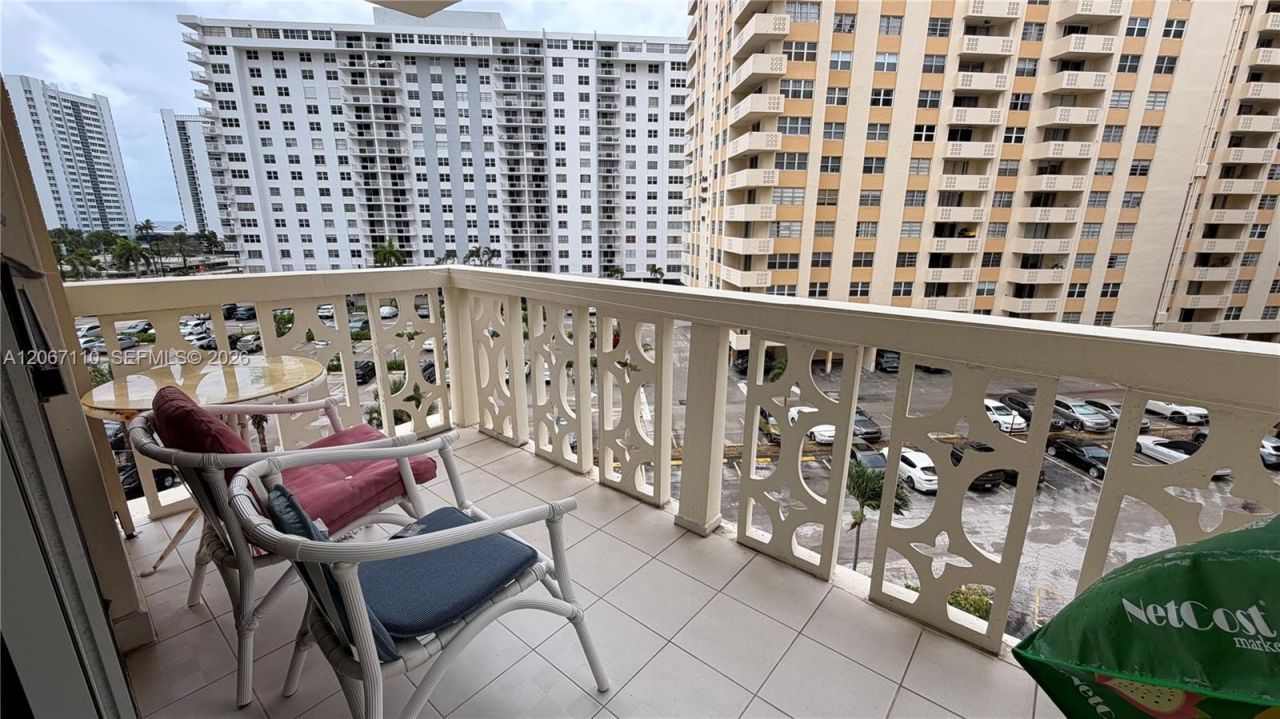 1825 S Ocean Dr, Unit 509, Hallandale Beach, FL 33009 Photo