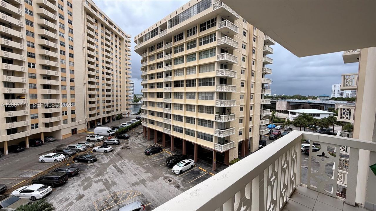 1825 S Ocean Dr, Unit 509, Hallandale Beach, FL 33009 Photo