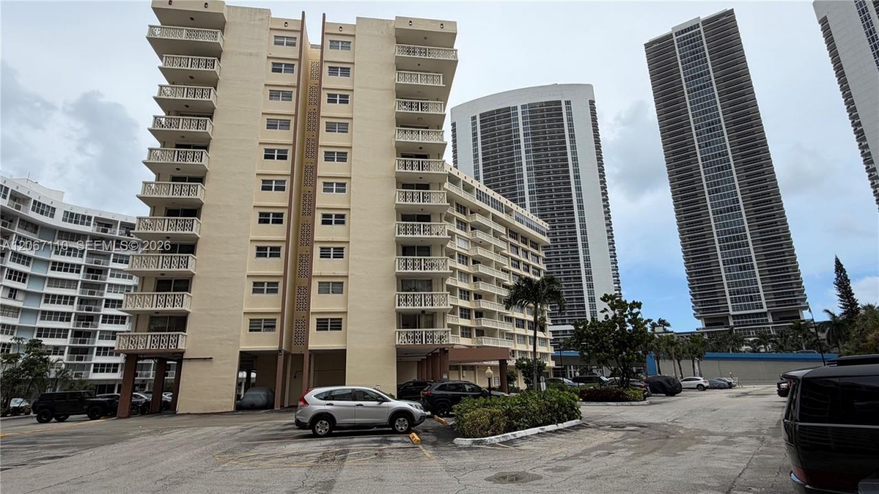 1825 S Ocean Dr, Unit 509, Hallandale Beach, FL 33009 Photo