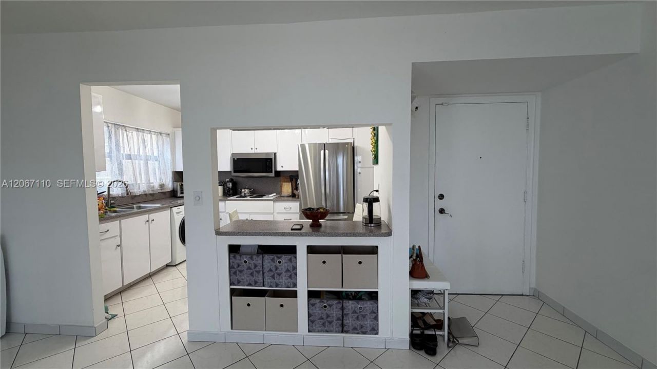 1825 S Ocean Dr, Unit 509, Hallandale Beach, FL 33009 Photo