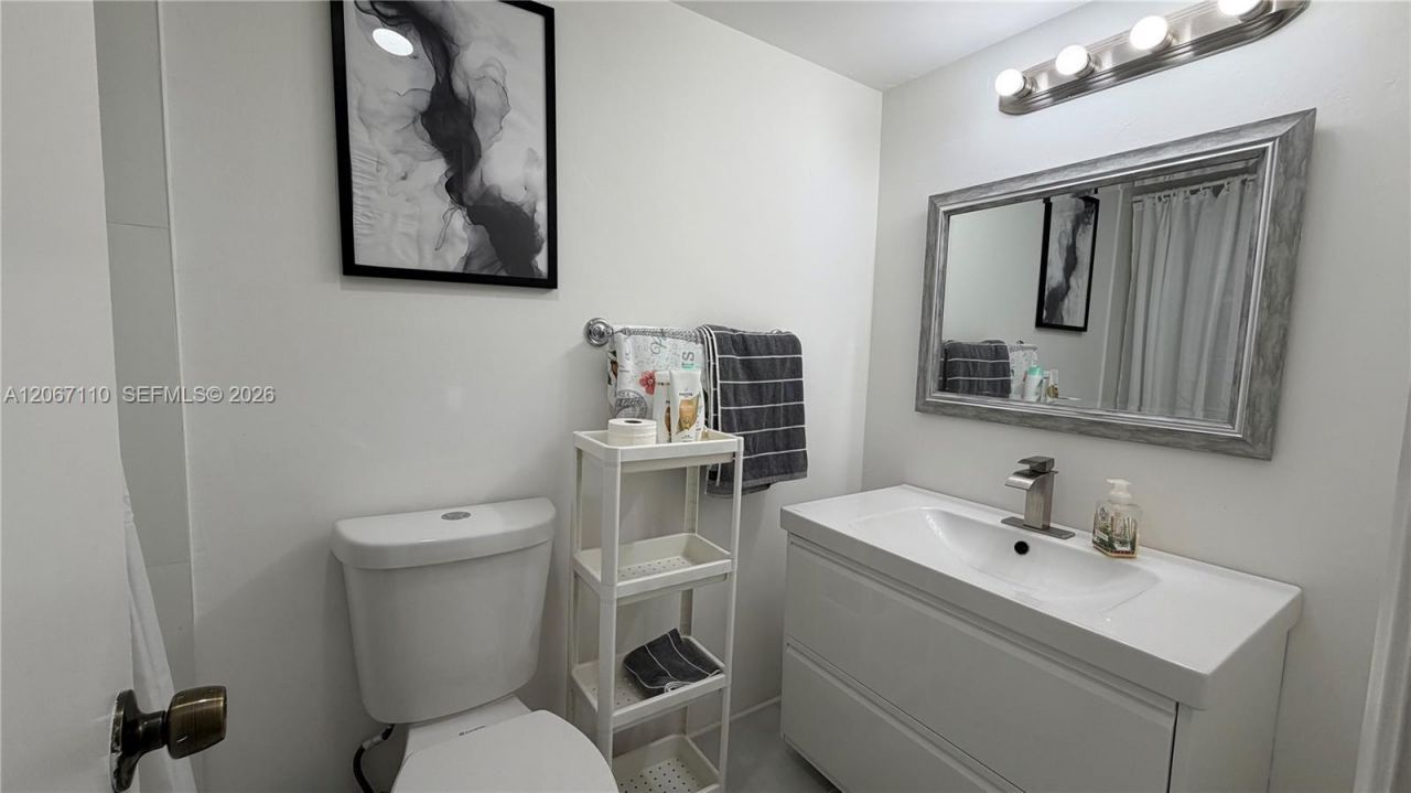 1825 S Ocean Dr, Unit 509, Hallandale Beach, FL 33009 Photo