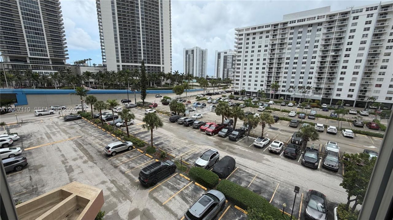 1825 S Ocean Dr, Unit 509, Hallandale Beach, FL 33009 Photo