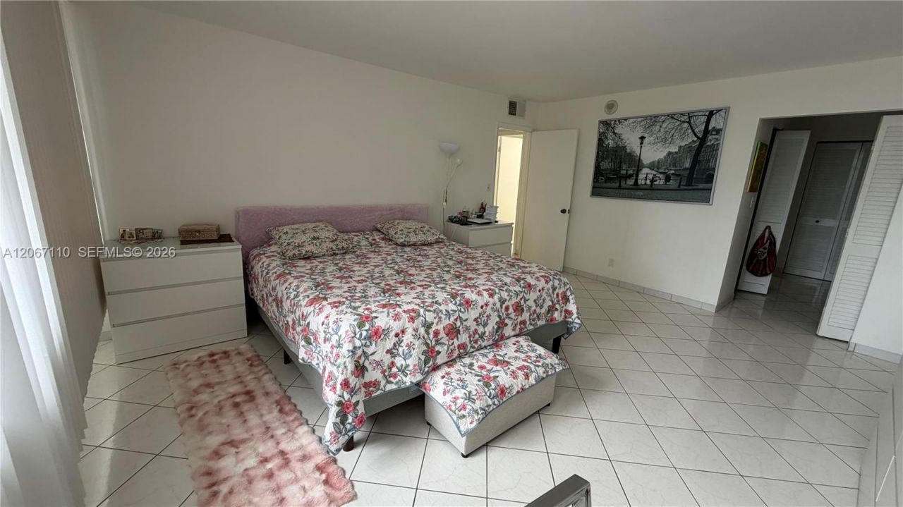 1825 S Ocean Dr, Unit 509, Hallandale Beach, FL 33009 Photo