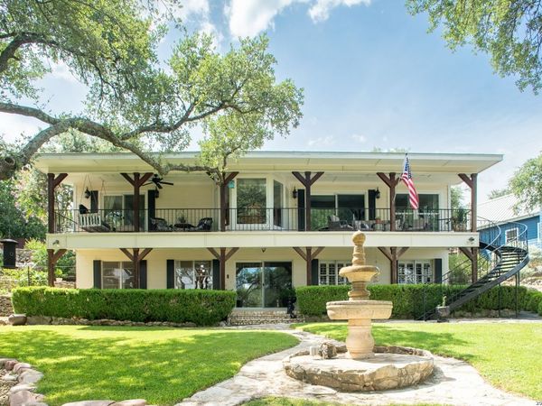 1558 Trail Ridge Dr, Canyon Lake, TX 78133