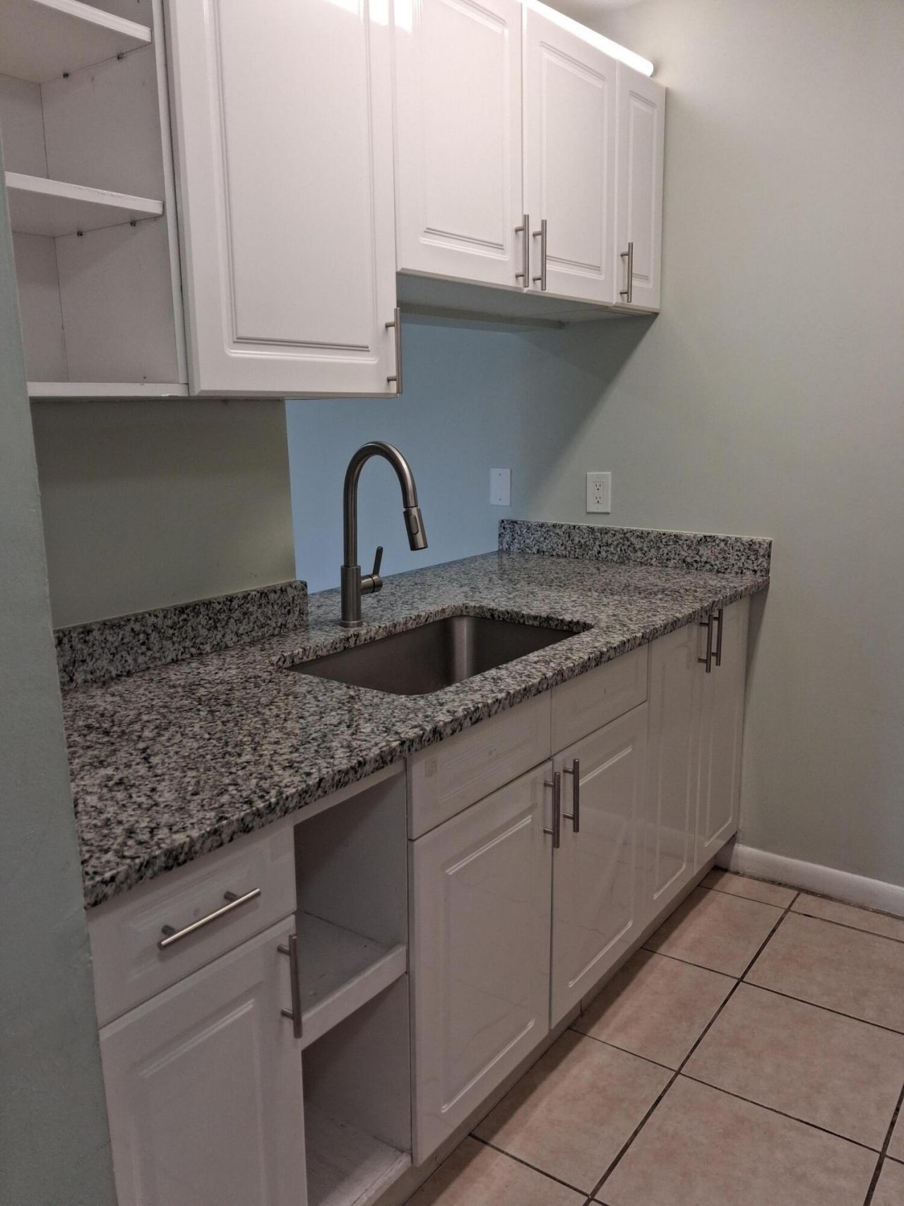 1822 Abbey Road, Unit 108, West Palm Beach, FL 33415 Photo