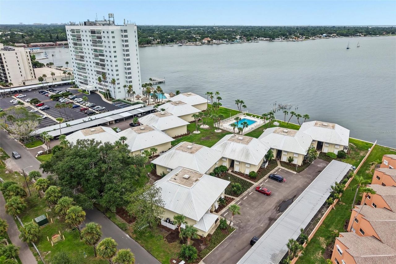 7300 Sunshine Skyway Lane, Unit 206, Saint Petersburg, FL 33711 Photo
