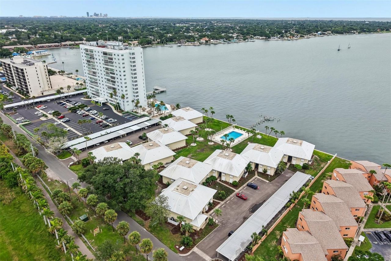 7300 Sunshine Skyway Lane, Unit 206, Saint Petersburg, FL 33711 Photo