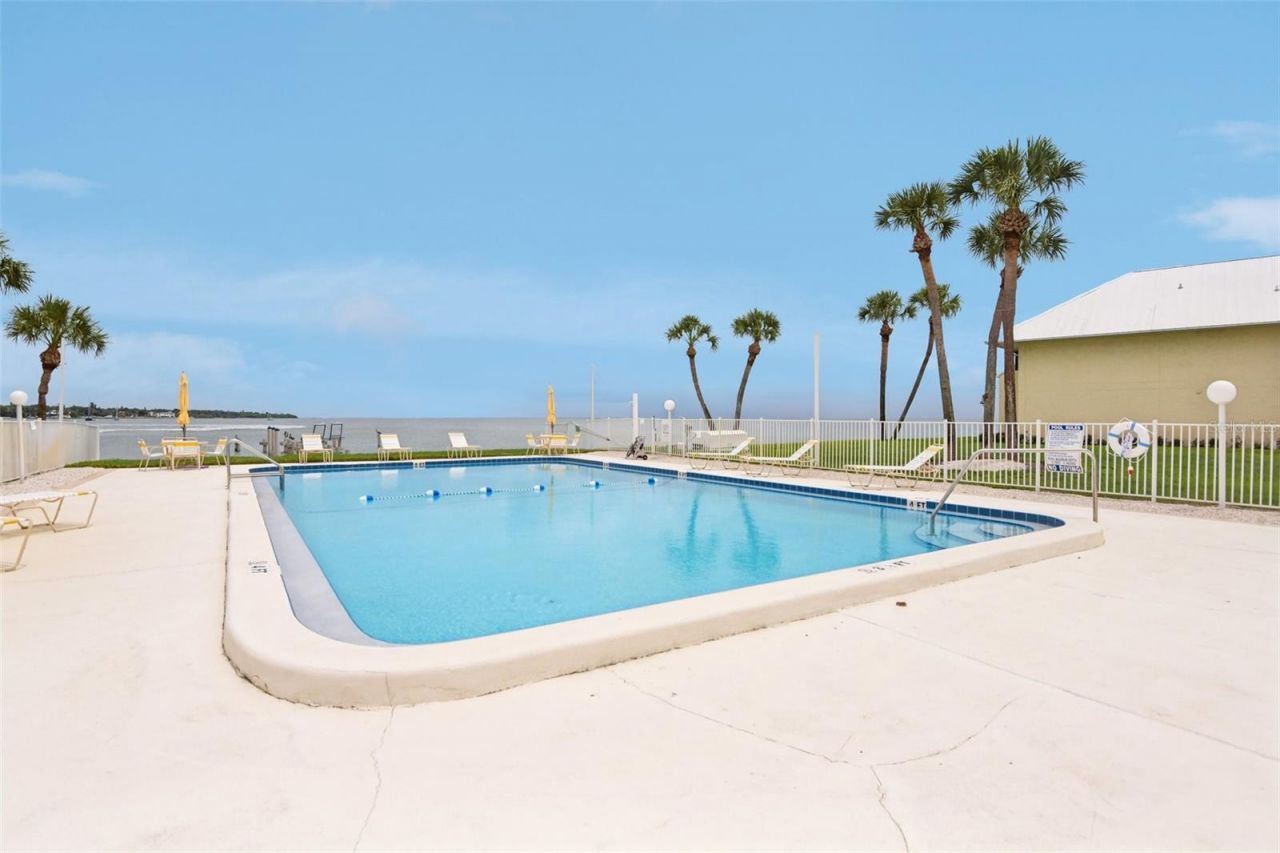 7300 Sunshine Skyway Lane, Unit 206, Saint Petersburg, FL 33711 Photo