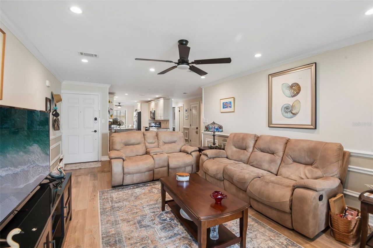 7300 Sunshine Skyway Lane, Unit 206, Saint Petersburg, FL 33711 Photo