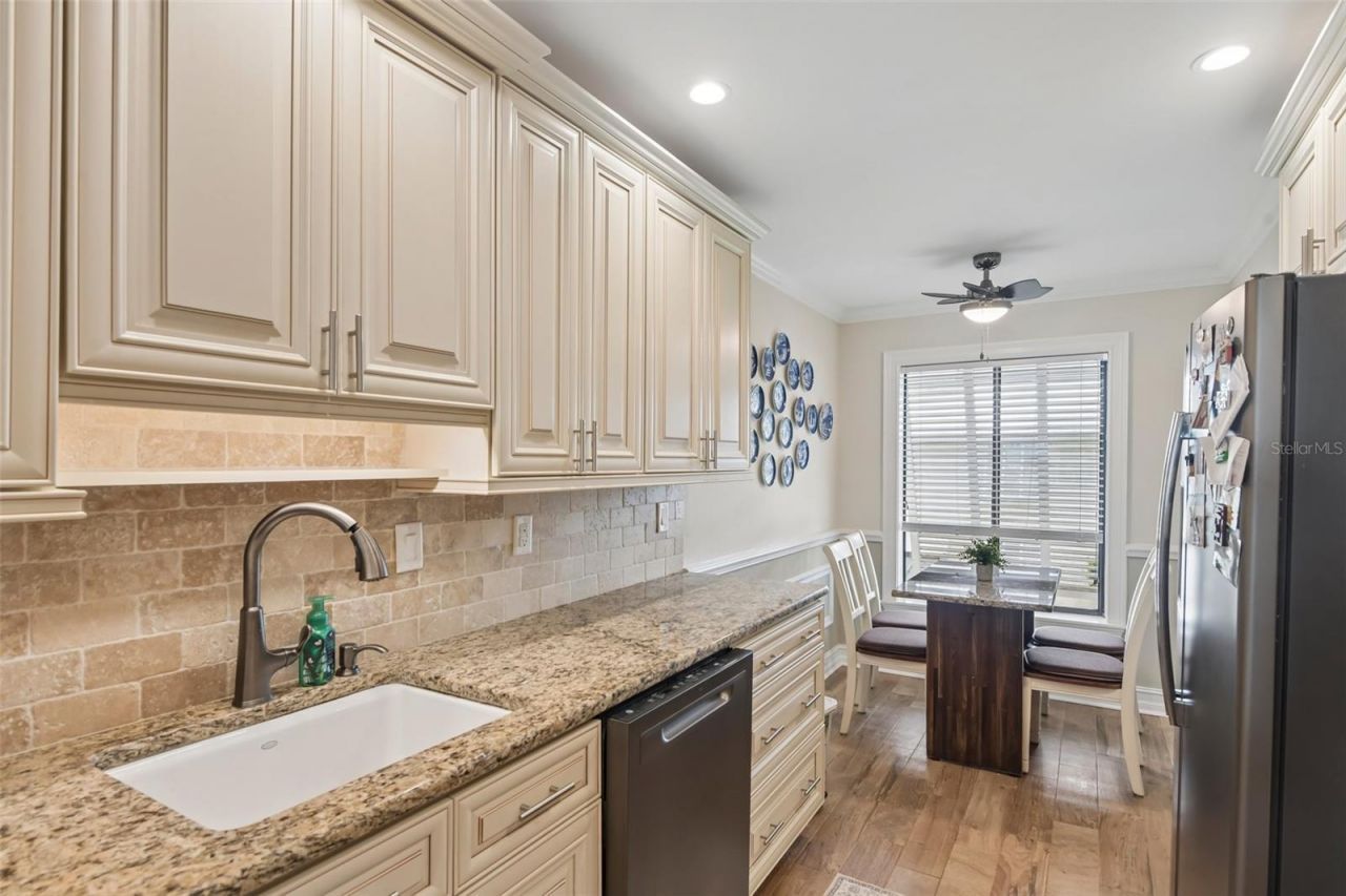 7300 Sunshine Skyway Lane, Unit 206, Saint Petersburg, FL 33711 Photo