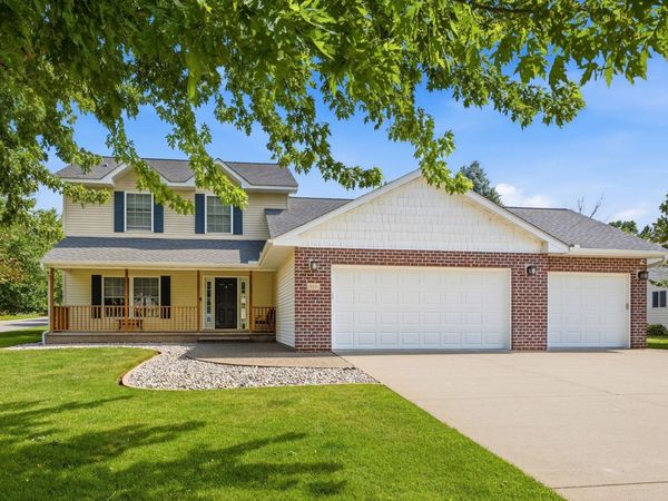 955 Park Drive, Belle Plaine, MN 56011