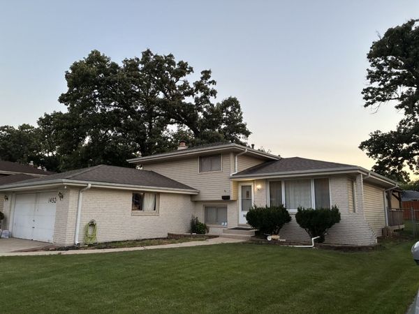 14924 Knox Avenue , Midlothian, IL 60445
