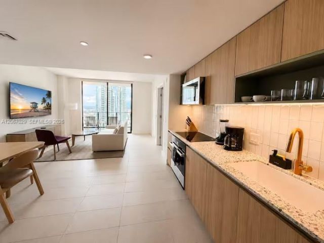 159 NE 6th St, Unit 3911, Miami, FL 33132 Photo