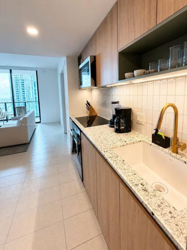 159 NE 6th St, Unit 3911, Miami, FL 33132 Photo