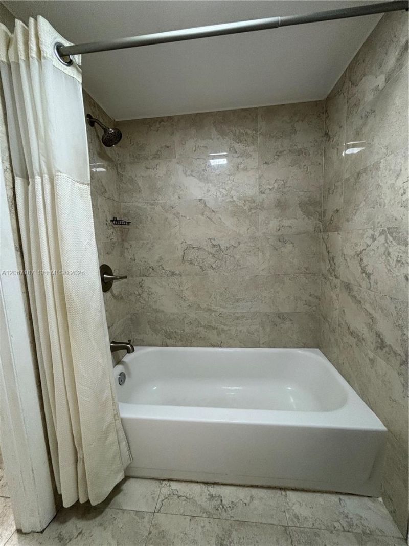 7470 Miami Lakes Dr, Unit B208, Miami Lakes, FL 33014 Photo