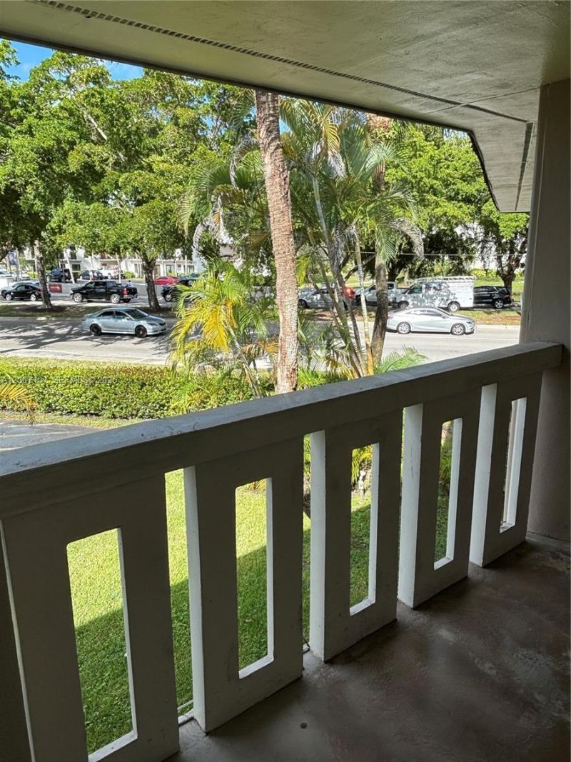 7470 Miami Lakes Dr, Unit B208, Miami Lakes, FL 33014 Photo