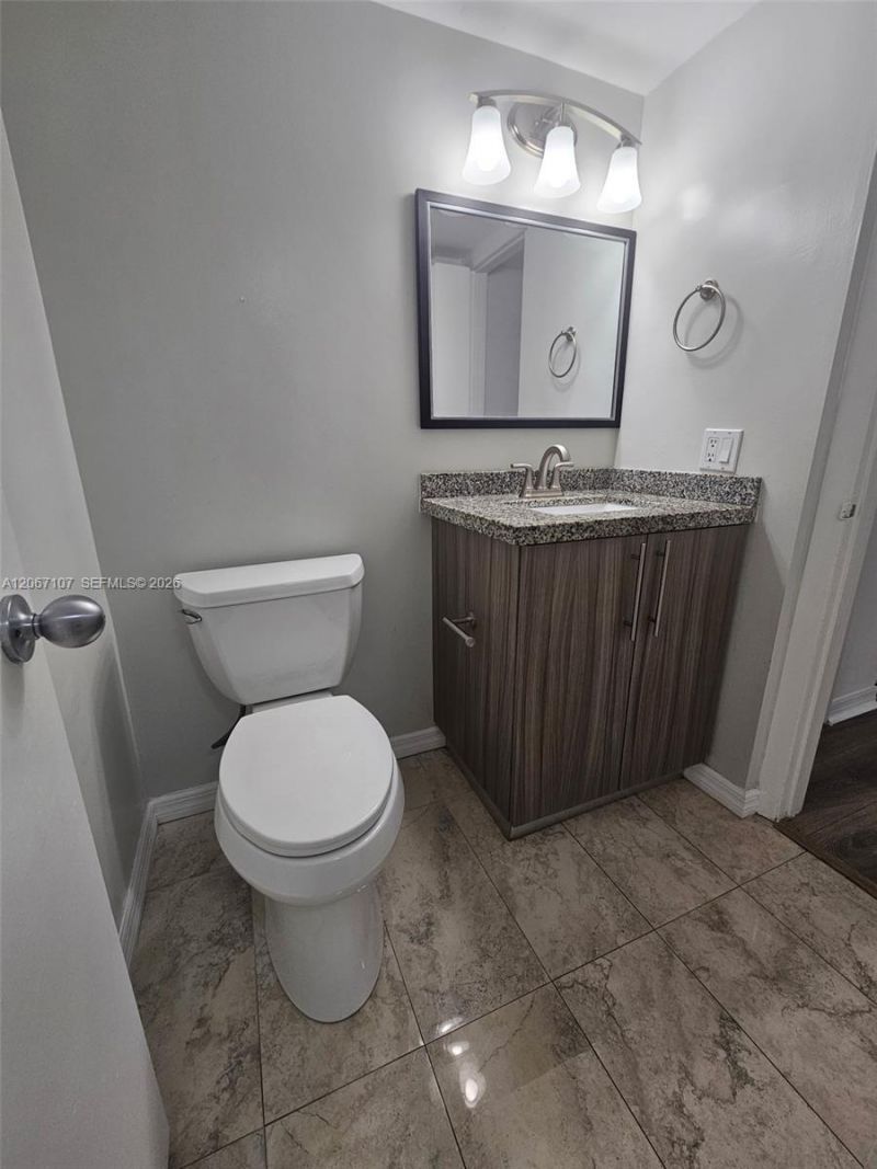 7470 Miami Lakes Dr, Unit B208, Miami Lakes, FL 33014 Photo