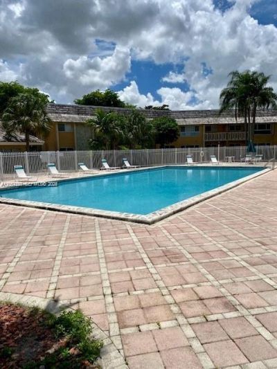 7470 Miami Lakes Dr, Unit B208, Miami Lakes, FL 33014 Photo