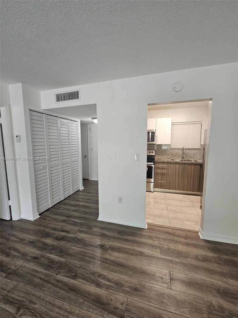 7470 Miami Lakes Dr, Unit B208, Miami Lakes, FL 33014 Photo