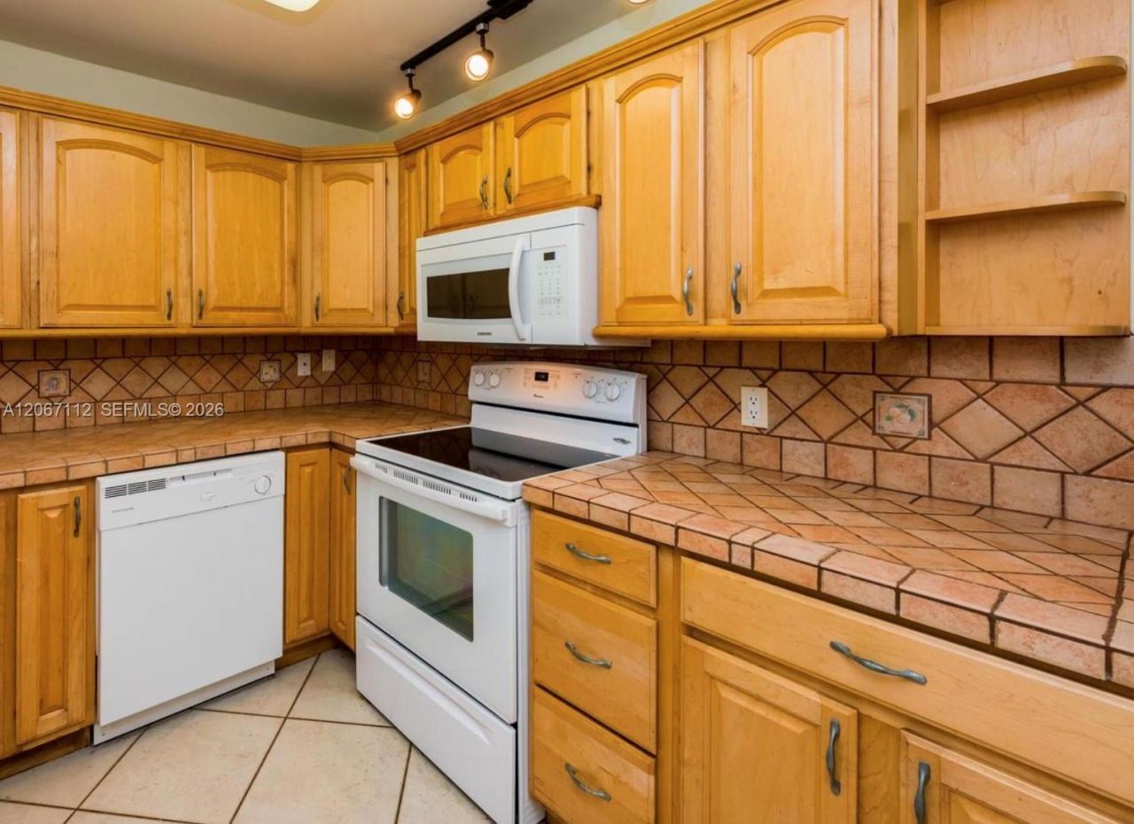 2049 S Ocean Dr, Unit 806, Hallandale Beach, FL 33009 Photo