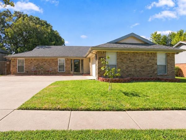 3104 Sugar Street, Bedford, TX 76021