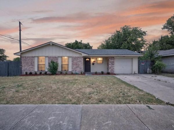 3250 Pacesetter Drive, Dallas, TX 75241