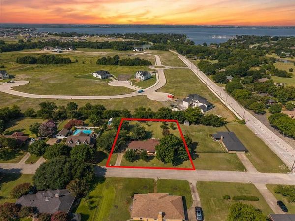 17 Michael Drive, Heath, TX 75032