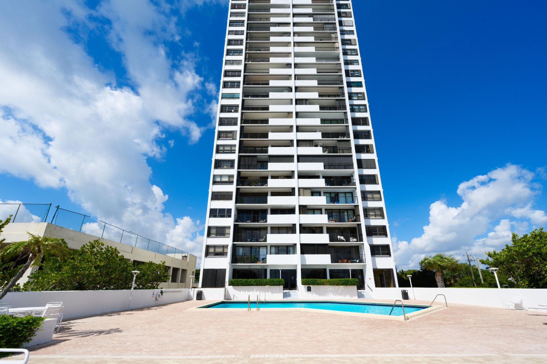 5600 N Flagler Drive, Unit 1105, West Palm Beach, FL 33407 Photo