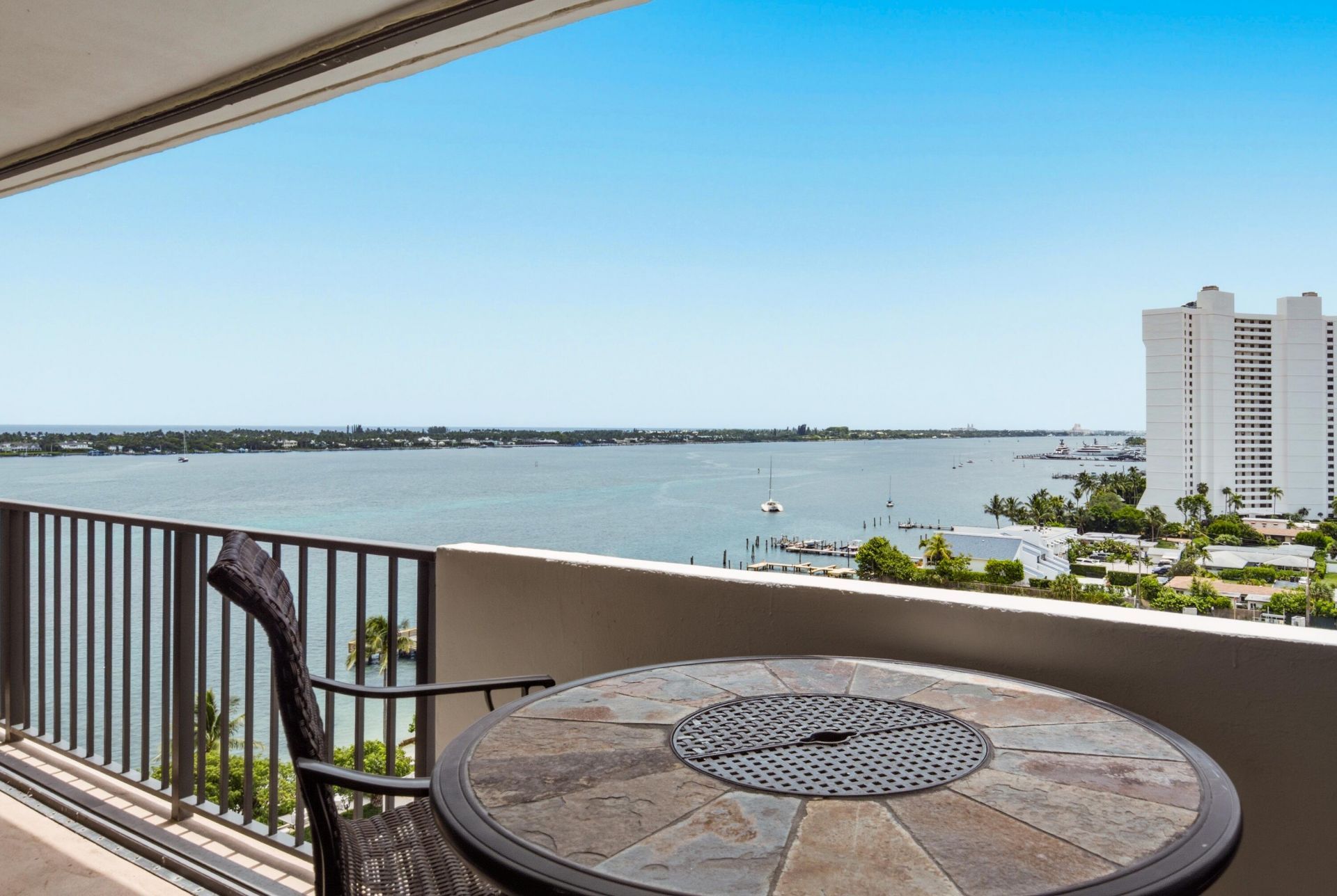 5600 N Flagler Drive, Unit 1105, West Palm Beach, FL 33407 Photo