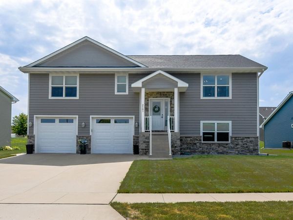 2161 Blackfoot Lane, Dubuque, IA 52002