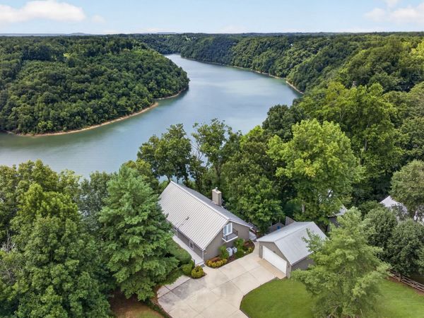 214 Fish Hook Dr , Smithville, TN 37166