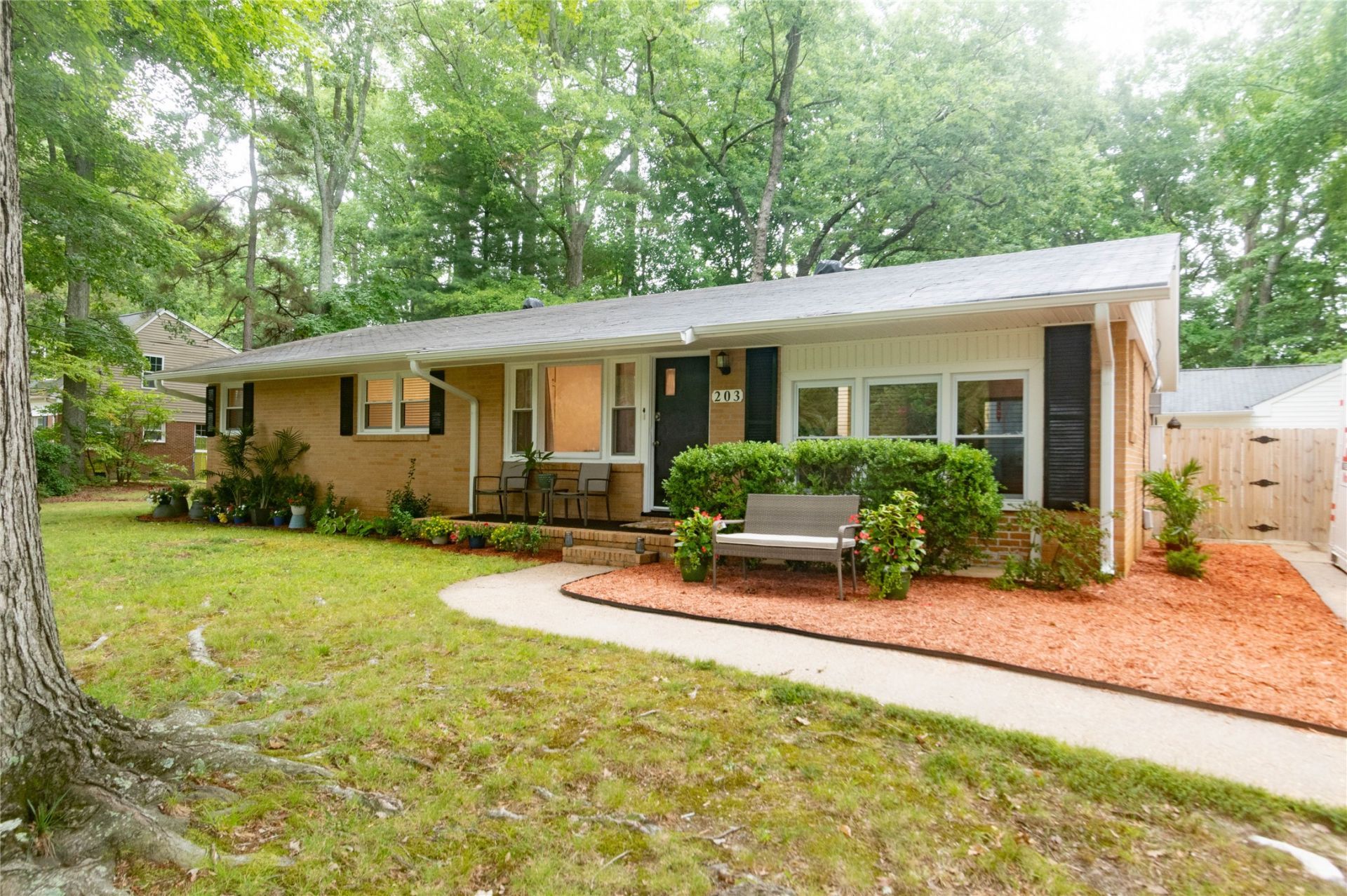 203 York Lane, Yorktown, VA 23692 Main Photo