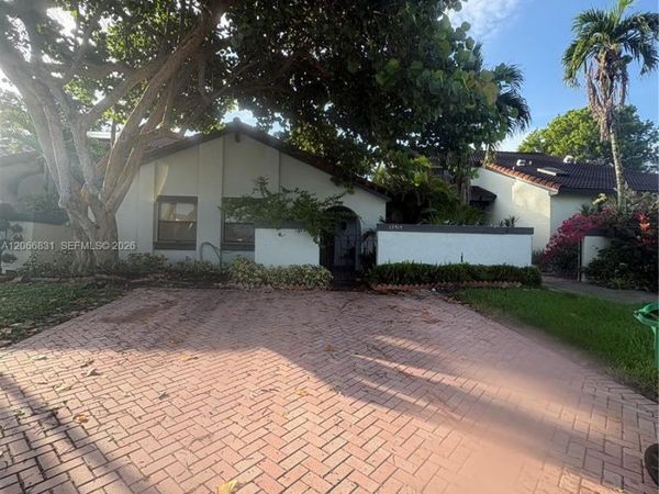 17919 NW 66th Ct , Hialeah, FL 33015