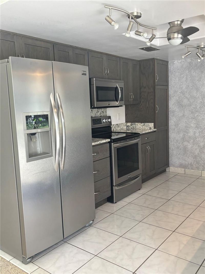 819 E 13th Avenue, New Smyrna Beach, FL 32169 Photo