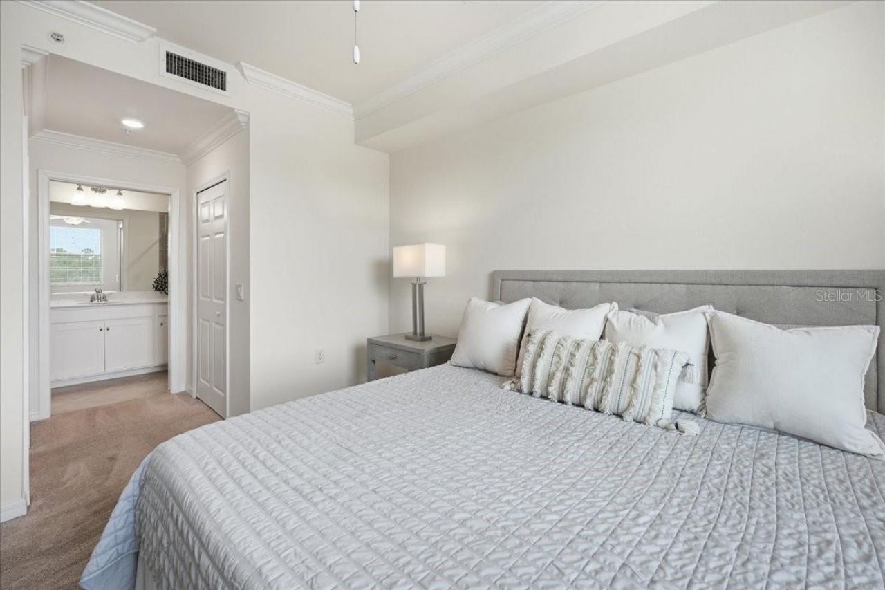 17520 Gawthrop Drive, Unit 305, Lakewood Ranch, FL 34211 Photo
