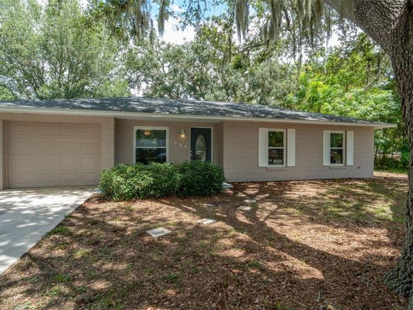 1049 BIRCH BOULEVARD , TAVARES, FL 32778