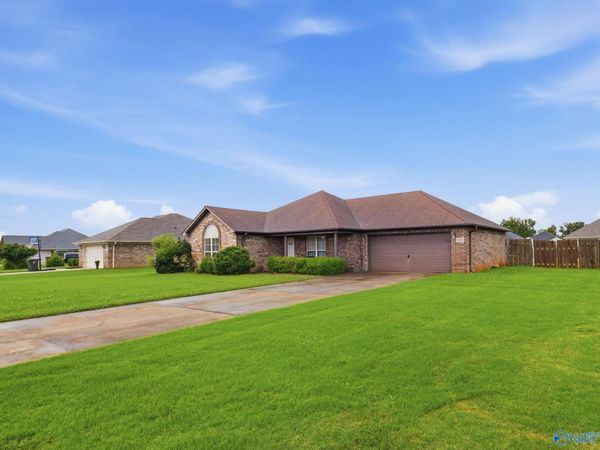 105 Evergreenview Drive, Hazel Green, AL 35750