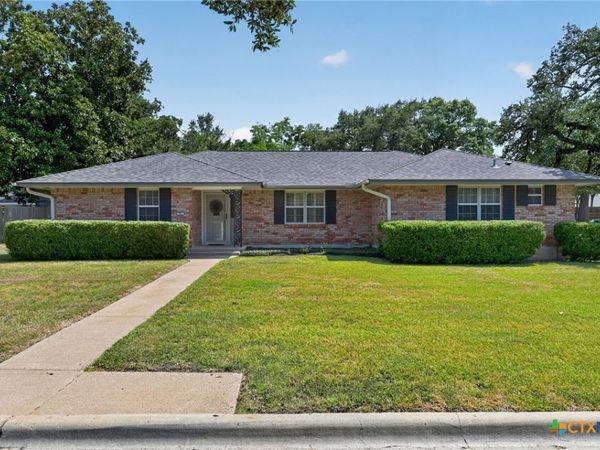 501 E 24th Avenue , Belton, TX 76513