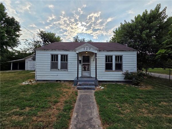 720 Kansas Street , Springdale, AR 72764