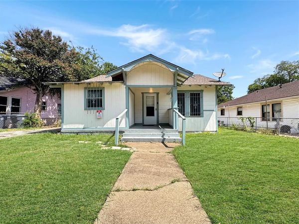 1427 Claude Street , Dallas, TX 75203